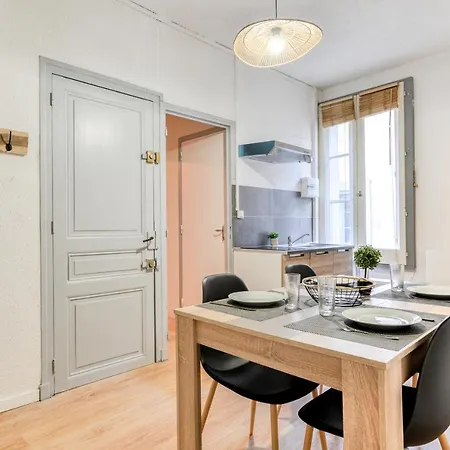 Le Central - Wifi - Tout A Pied Апартаменты